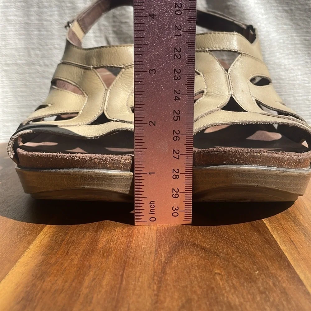 Dansko Women’s Felicia Leather Wedge Sandals Sand Antique Size 38